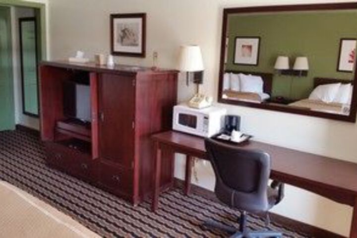 Hanover Hotel & Banquet Center