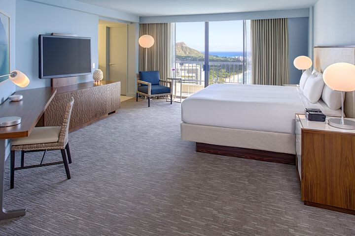 Hyatt Regency Waikiki Beach Resort & Spa