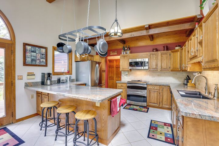 Silver Plume Mountain Haven With Views & Deck!