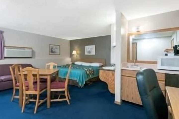 Room 17 of 31