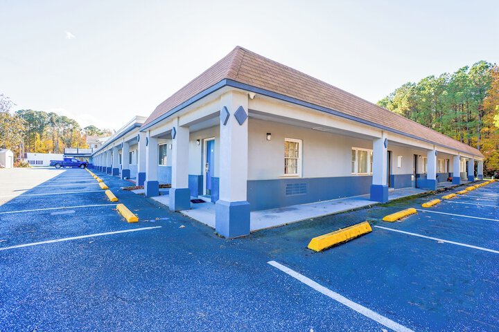 Whispering Pines by Hotel O Whitestone VA