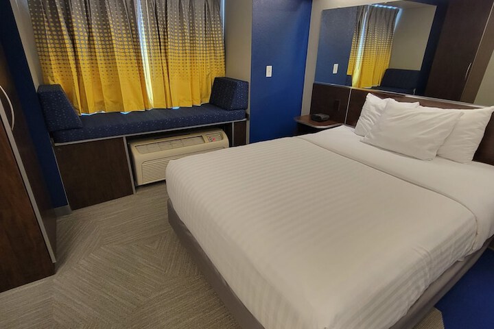 Room 13 of 54