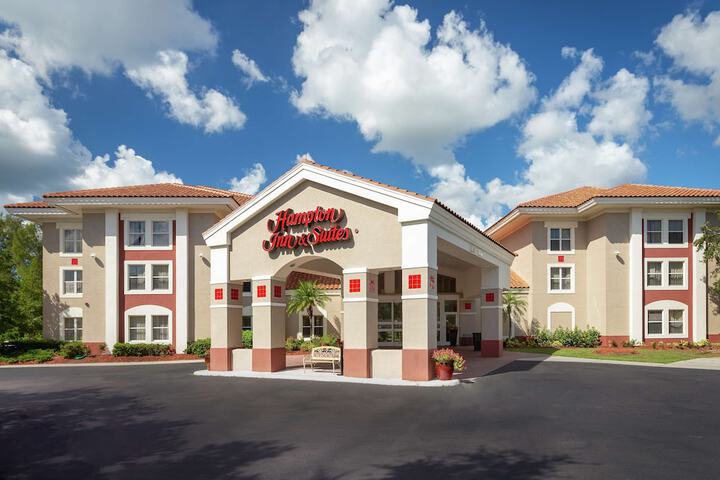 Hotel 2 of 32
