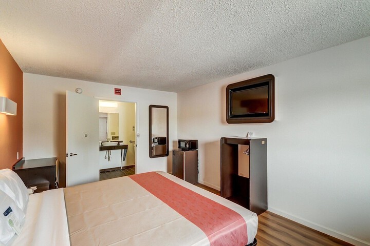 Motel 6 Berea KY