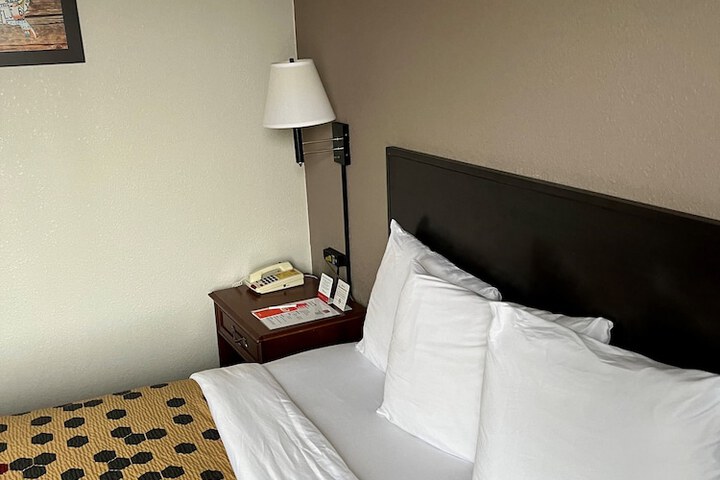 Red Carpet Inn