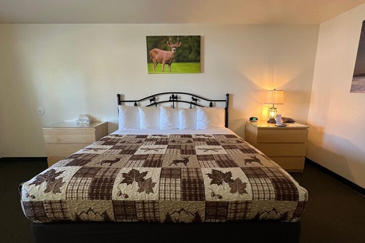 Antlers Inn