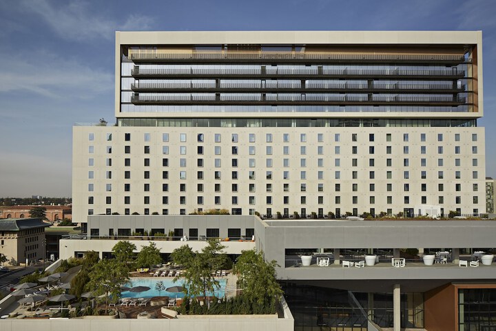 Hotel 5 of 108