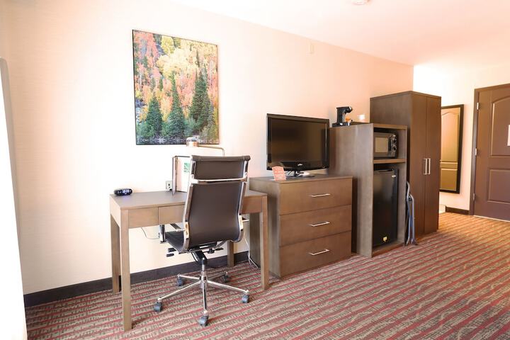 Room 98 of 150