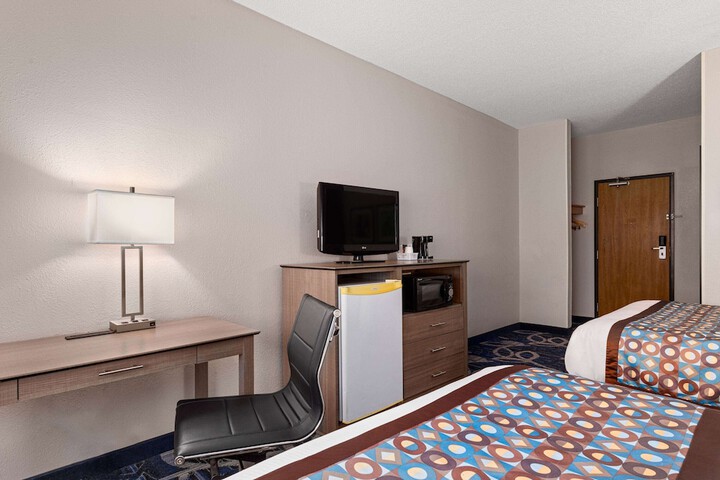 Room 18 of 33