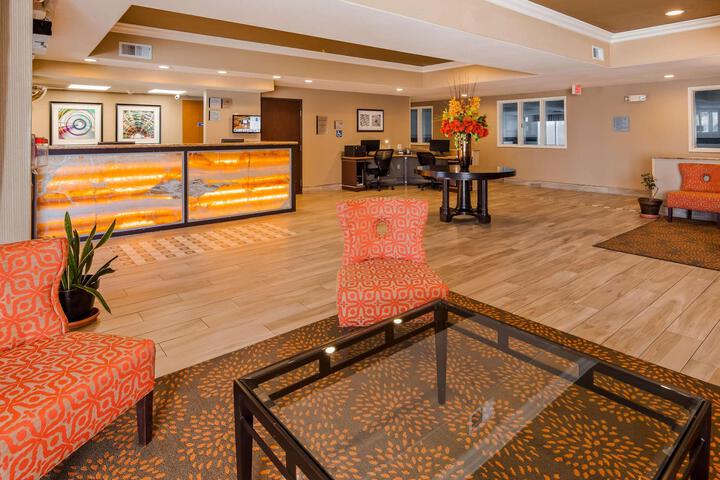 Best Western Plus Airport Inn Suites
