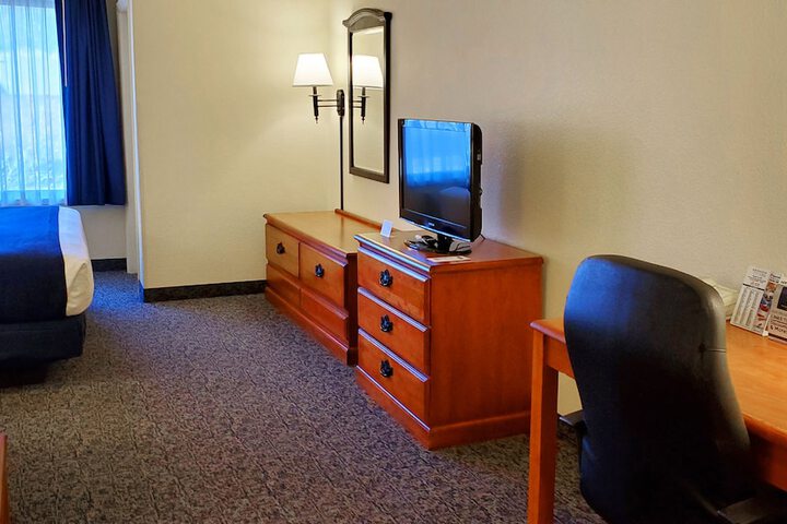 Room 32 of 50