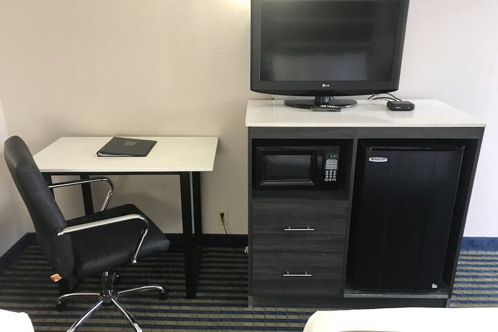 Room 17 of 40