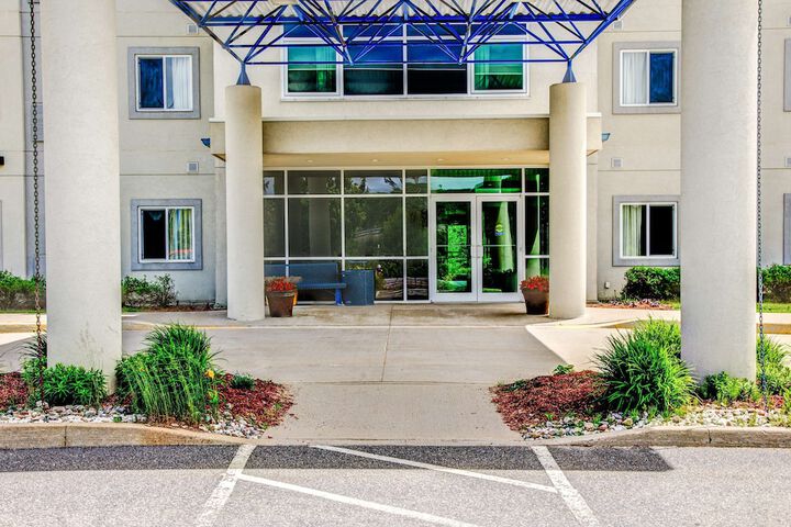 Hotel 4 of 40