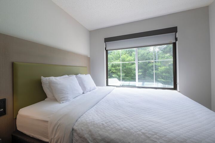 Country Inn & Suites by Radisson Lake George (Queensbury), NY