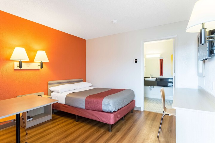 Room 16 of 30