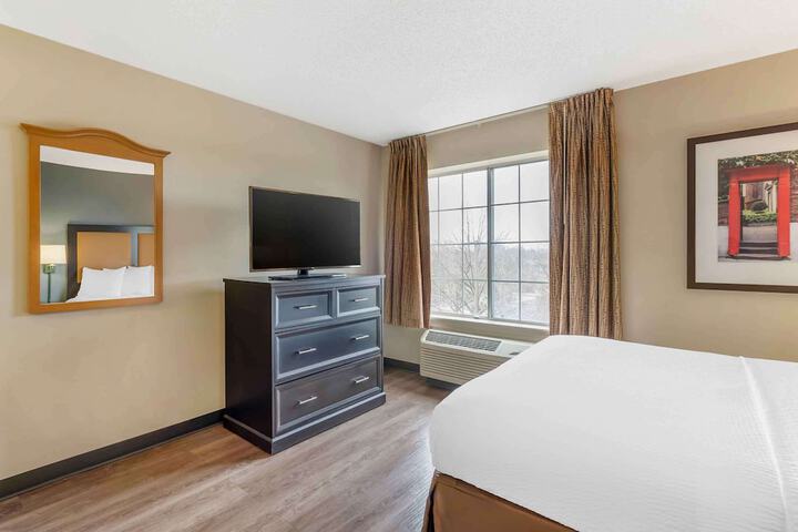 Room 20 of 33