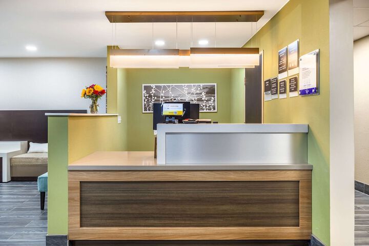 Hotel Interior 7 of 33