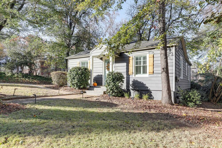 Walk Downtown & Canton Street: Roswell Retreat!