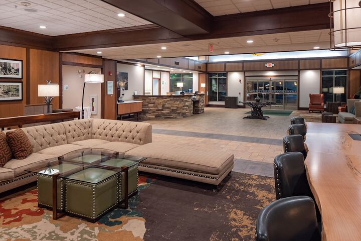 Hotel 7 of 64