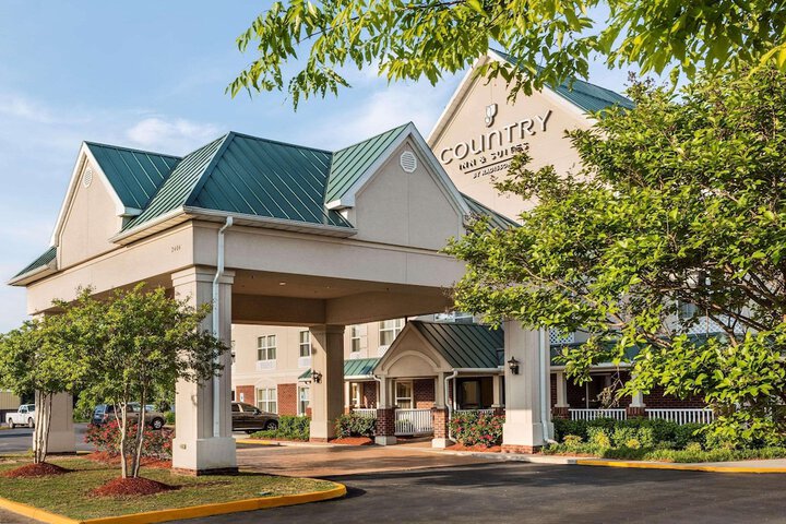 Country Inn & Suites by Radisson Chester, VA