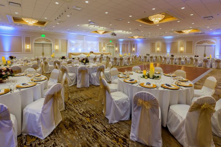 Ballroom/Hall 30 of 37