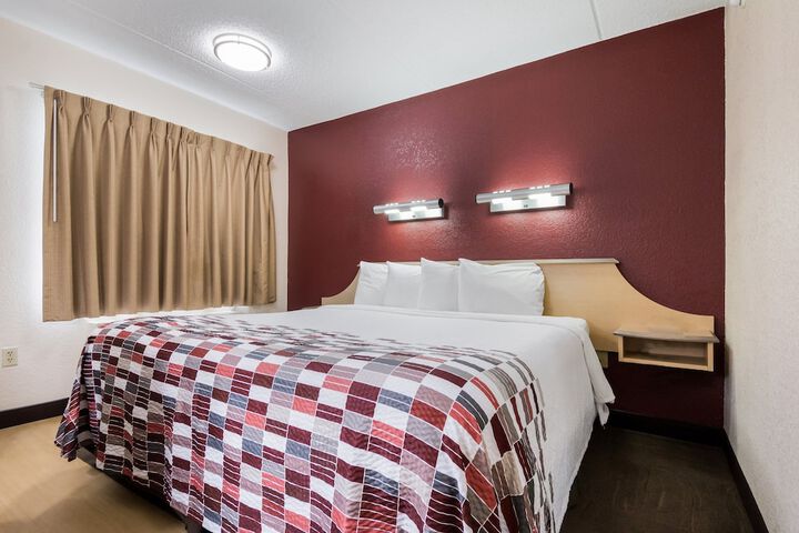 Room 33 of 35