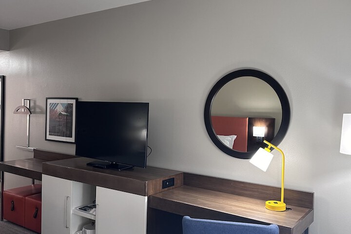 Room 28 of 70