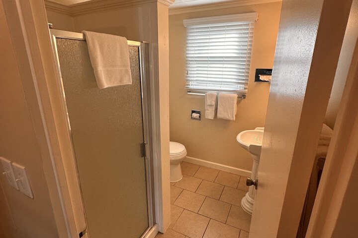 Room 152 of 181