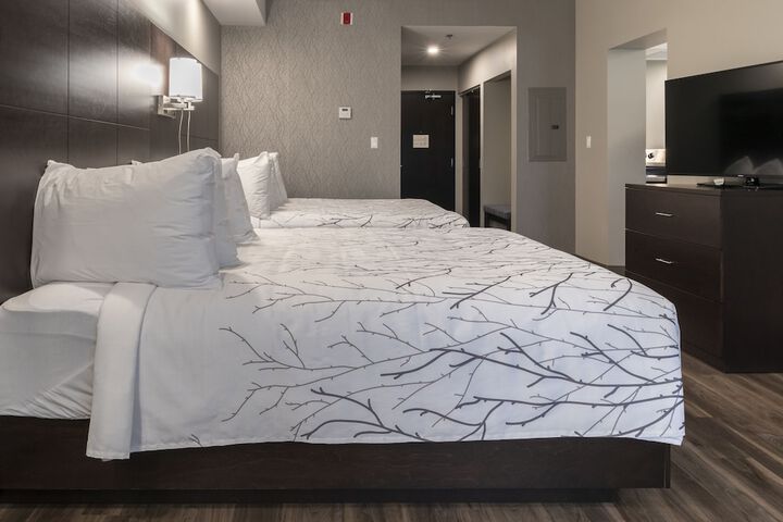 Room 35 of 53