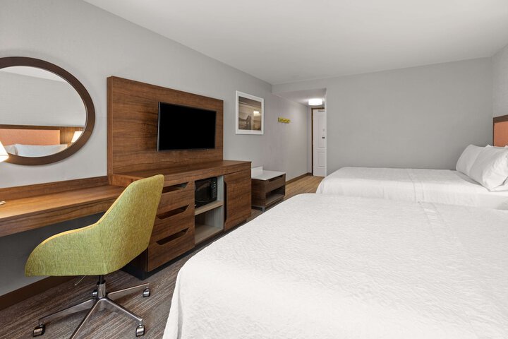 Room 14 of 32