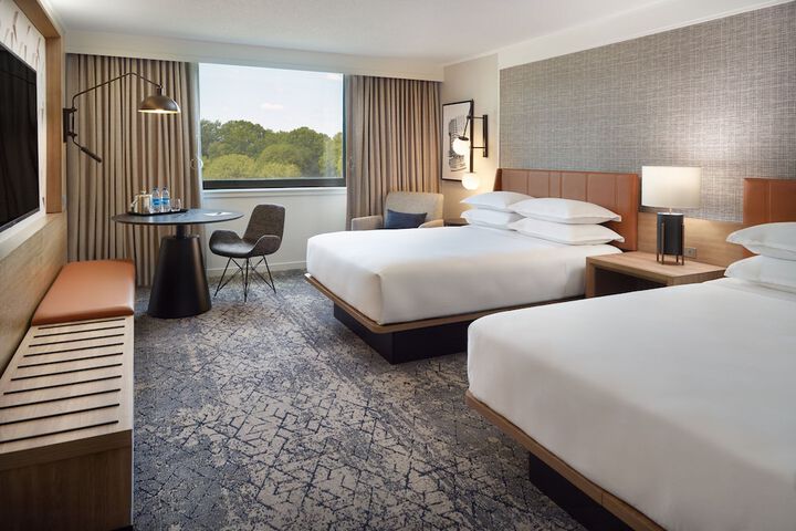 Room 32 of 62