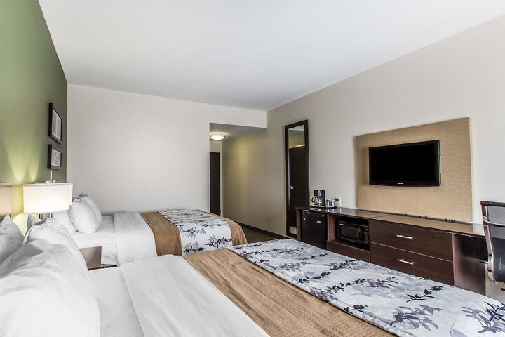 Room 15 of 33