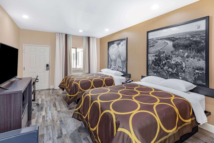 Room 11 of 23