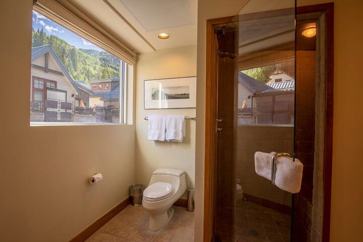Element 52 Auberge Collection