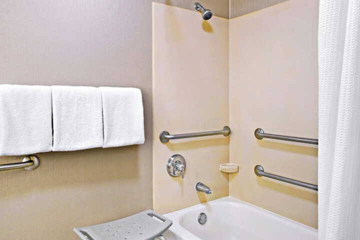 Room 7 of 16