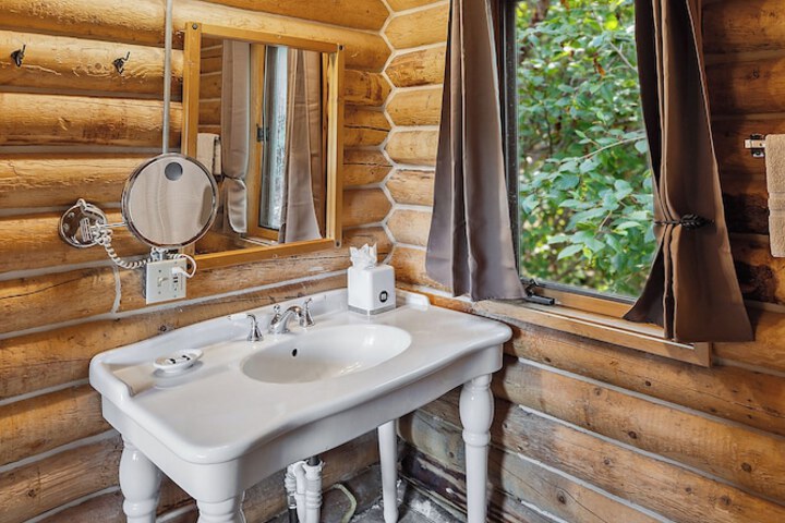 Denali Crows Nest Cabins