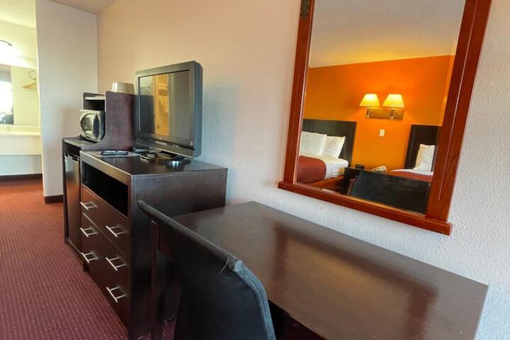 Room 8 of 21