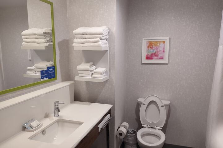 Room 8 of 12