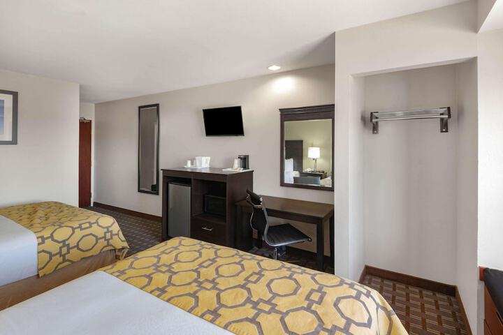 Room 21 of 33