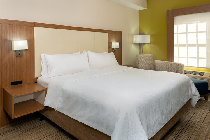Holiday Inn Express & Suites Naples North - Bonita Springs by IHG