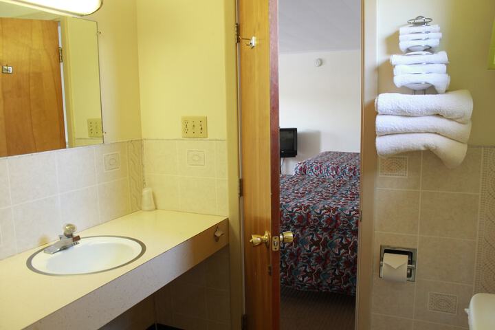 Room 23 of 80