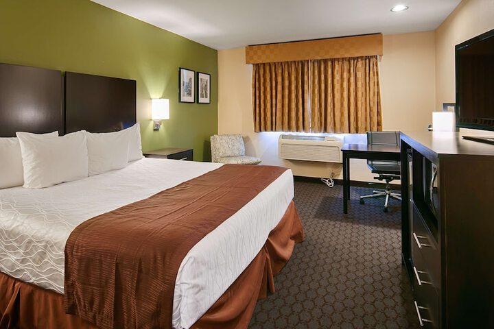 Room 9 of 35