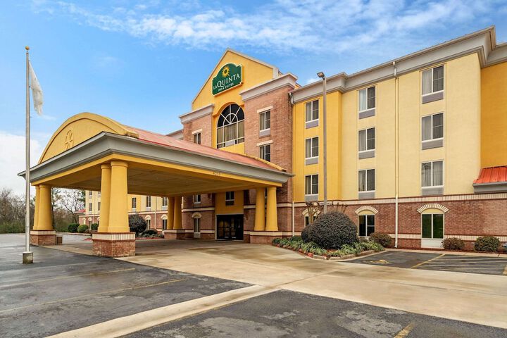 Hotel 4 of 55