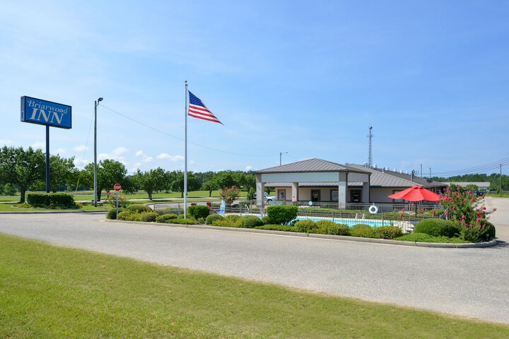 Briarwood Inn of Geneva