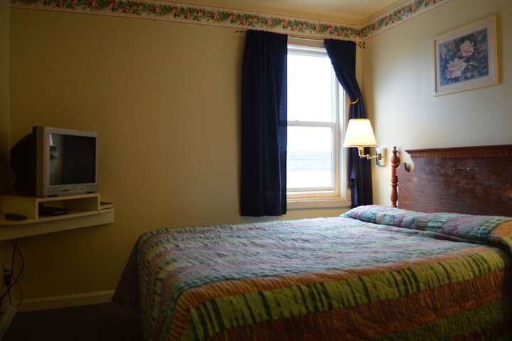Room 26 of 34