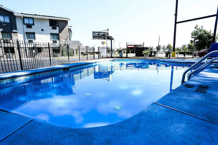 Pool 6 of 35