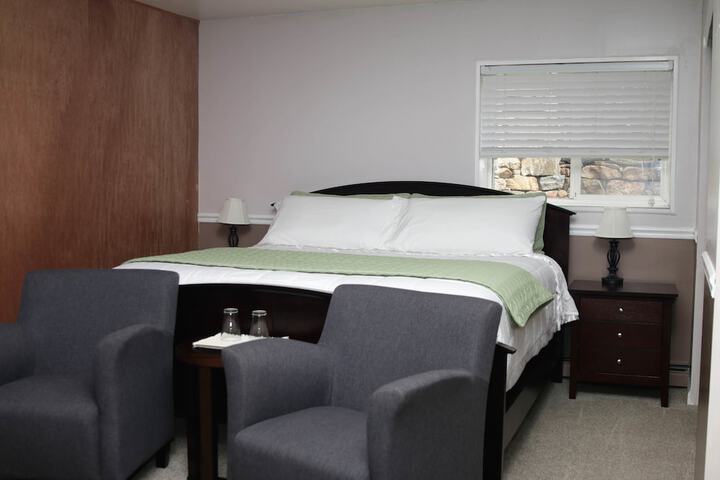 Room 13 of 20