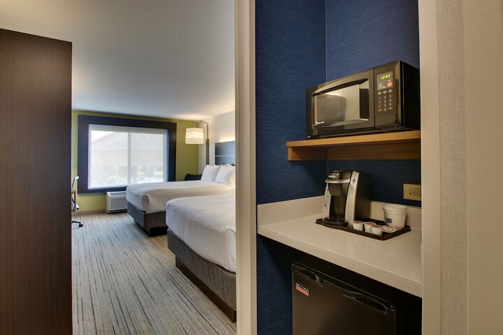 Holiday Inn Express & Suites Morris by IHG
