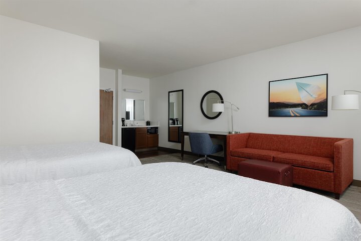 Hampton Inn & Suites Palmdale