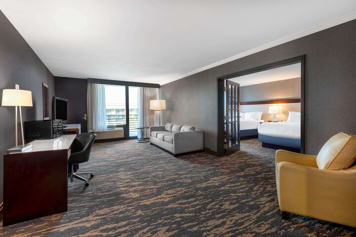 Room 25 of 104